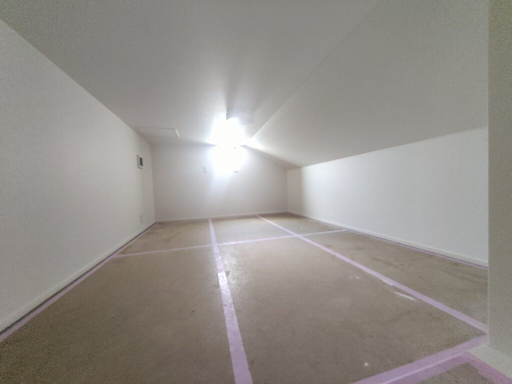 西荻南2丁目新築戸建A号棟6帖の小屋裏収納(西荻窪駅新築戸建)
