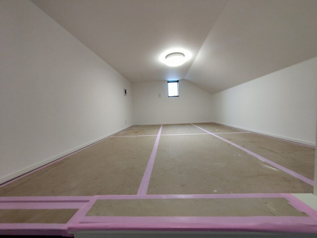 西荻南2丁目新築戸建A号棟6帖の小屋裏収納(西荻窪駅新築戸建)