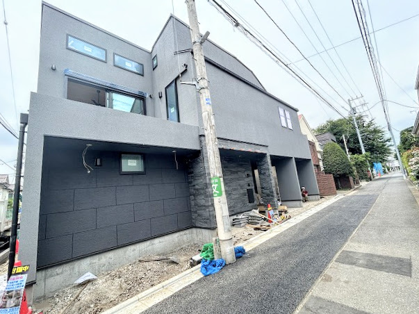 【新着！西荻窪駅徒歩7分！駐車場２台＆２０帖ＬＤＫ♪】新築戸建！限定２棟！